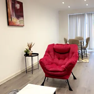  Holiday home Redline Homes